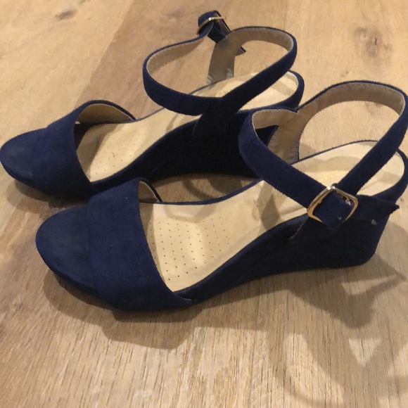 Blue heels - Picture 3 of 3